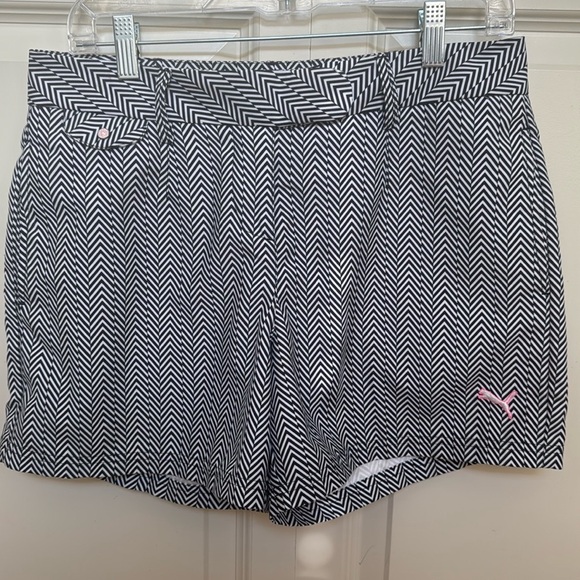 Puma Sport Lifestyle black white zigzag athletic golf shorts Women's Size 6 - Picture 1 of 5